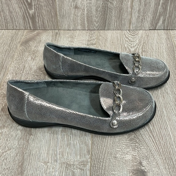 Vionic Orthoheel Alda Pewter Leather Reptile Slip On Loafers Chain 8.5W - Picture 2 of 15